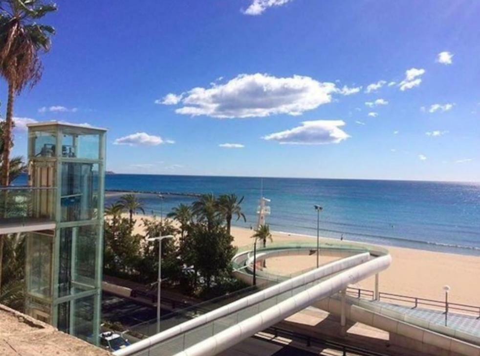 Lovely, New, Bright 3 Mins To Beach Apt 105 Sq Meters アリカンテ エクステリア 写真